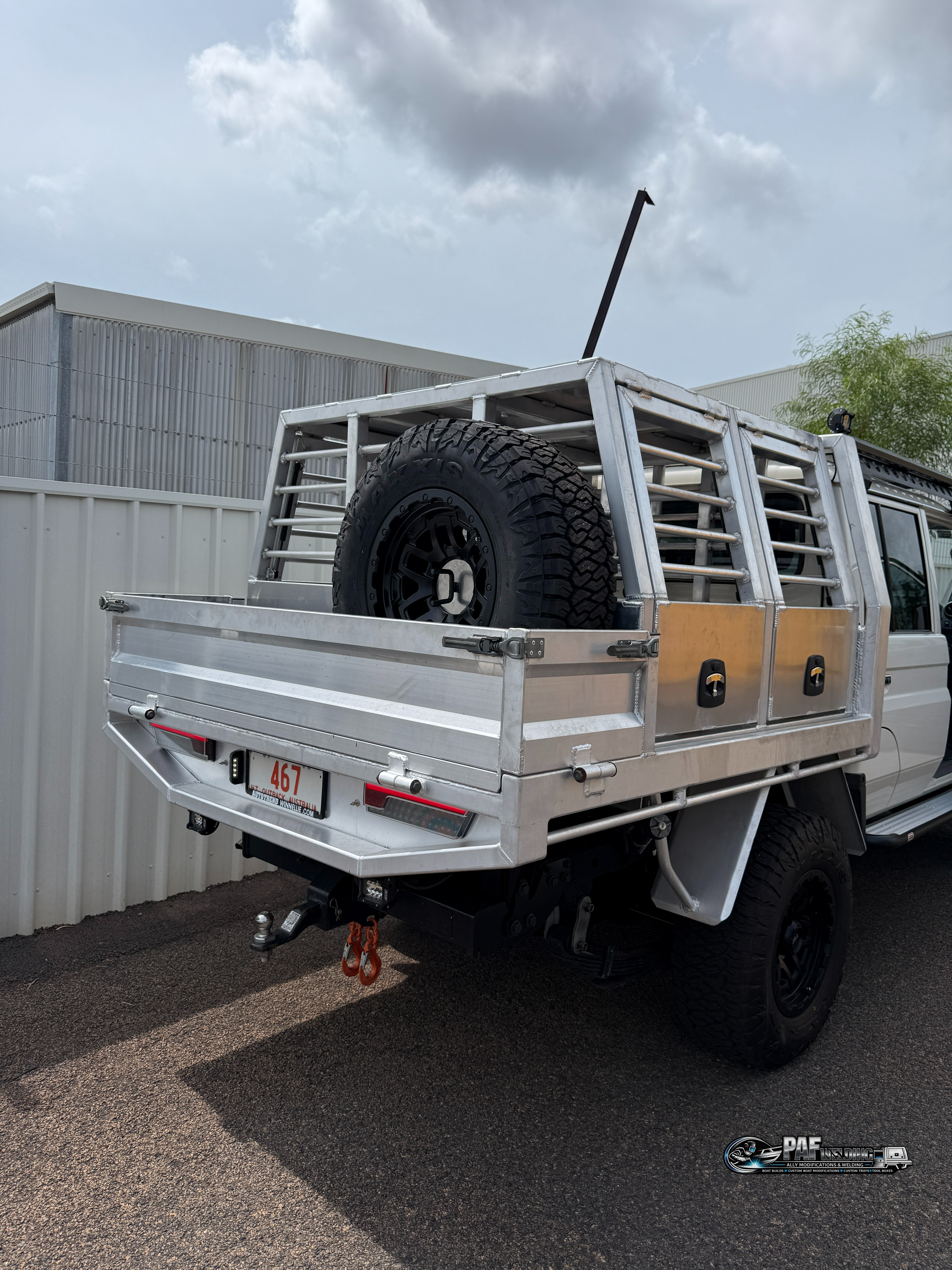 Land Cruiser Heavy-Duty Custom Tray